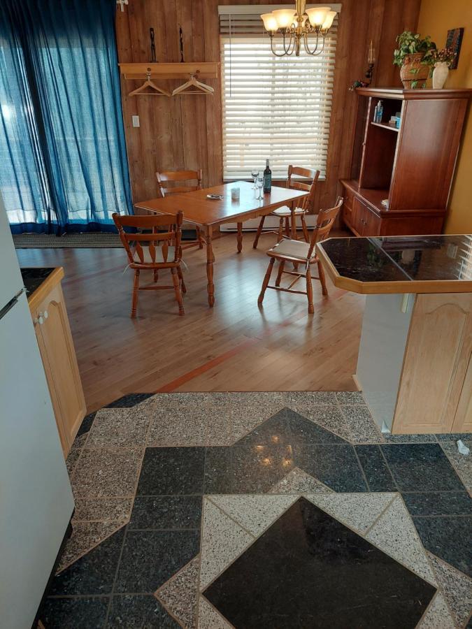 Villa La Nef Bleu à Tadoussac Extérieur photo